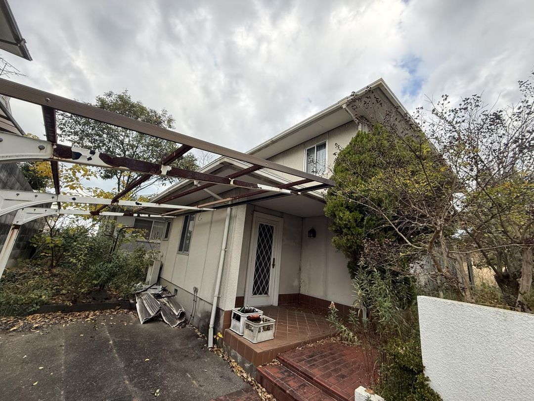 2LDK Detached House for Sale in Hannan City, Osaka - Thumbnail 2