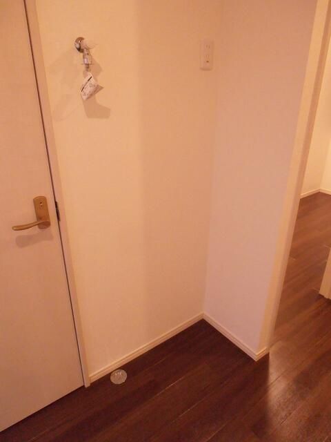 1DK Apartment for Sale in Koto, Tokyo with 4.35% Yield - Thumbnail 2