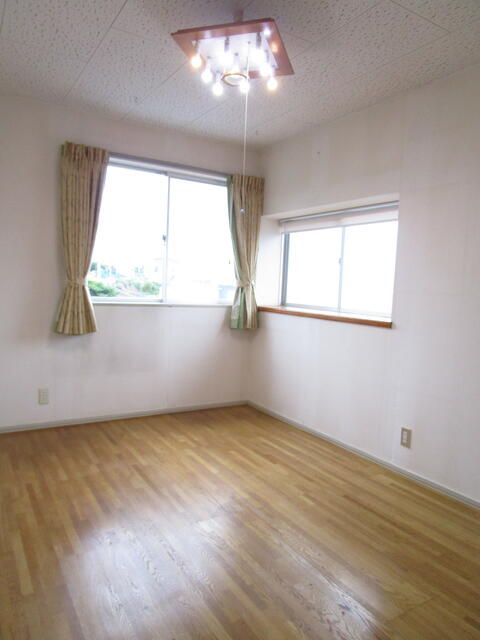 3LDK House with Garden & Garage in Miura, Kanagawa - Thumbnail 4