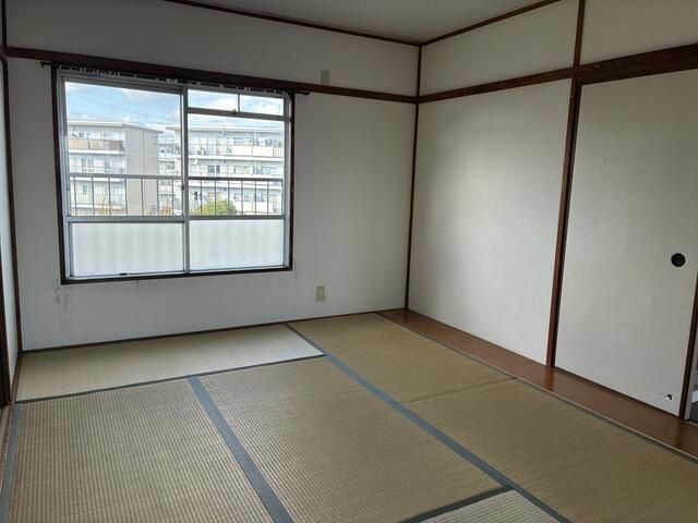 2LDK Apartment for Rent in Takatsuki, Osaka - 50,000 Yen - Thumbnail 4