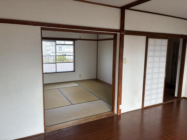 2LDK Apartment for Rent in Takatsuki, Osaka - 50,000 Yen - Thumbnail 3