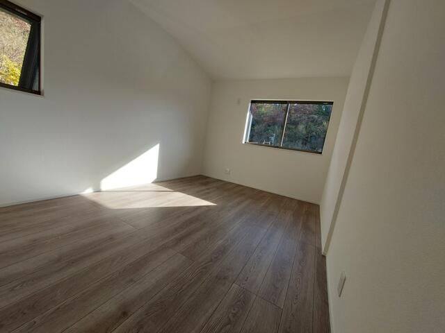 Renovated 4SLDK House with Large Garden in Kamakura - Thumbnail 4