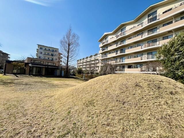 4LDK Corner Apartment for Sale in Ryugasaki, Ibaraki - Thumbnail 3