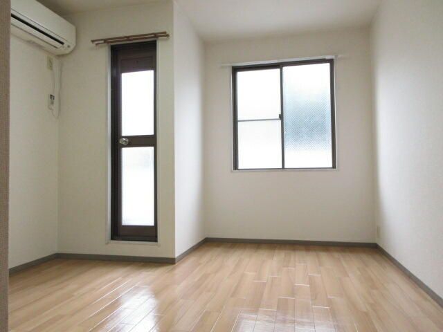 Women-Only 1K Apartment for Rent near Shobuike Station, Nara - Thumbnail 4