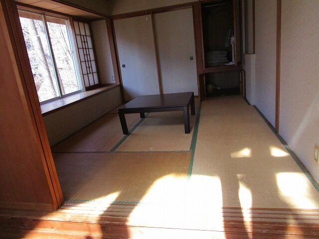 2LDK House for Sale in Hokuto City, Yamanashi - Thumbnail 2