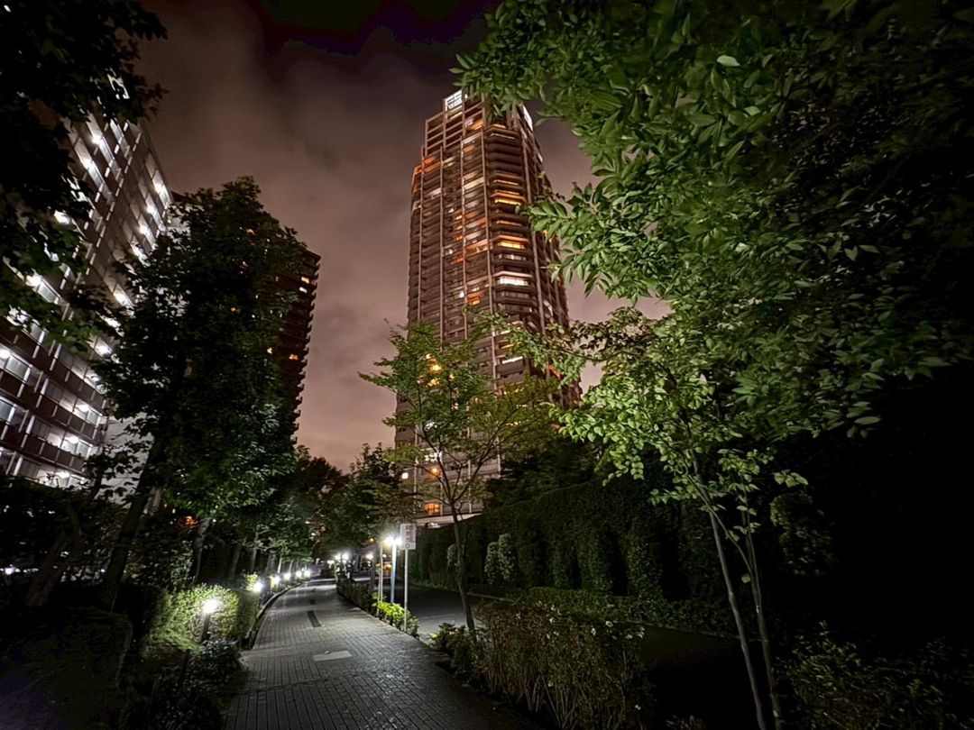 3LDK Apartment for Sale in Toyosu, Tokyo with Skytree Views - Thumbnail 3