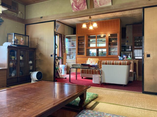 Unique 2LDK Single-Story Home with Underground Garage in Komoro - Thumbnail 4