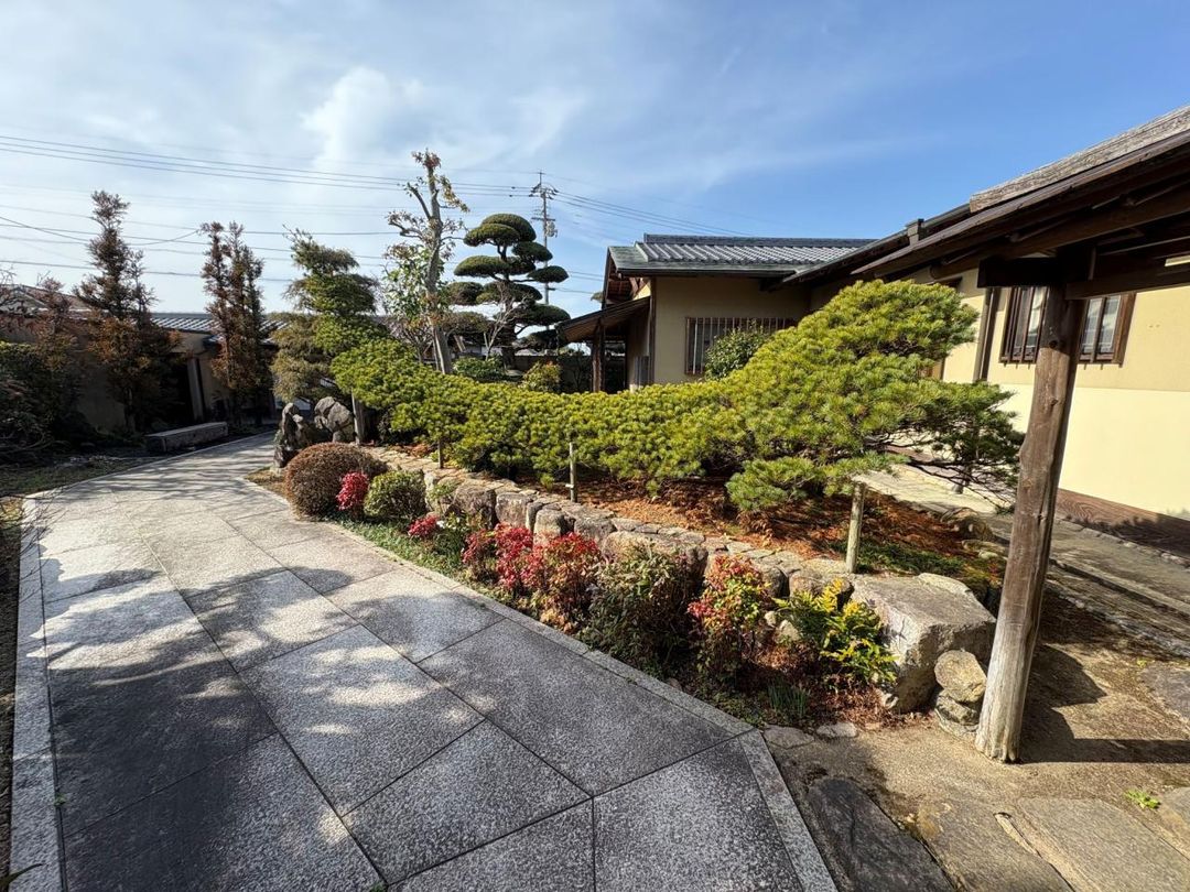 12LDK Reinforced Concrete House in Mitoyo, Kagawa - Thumbnail 2