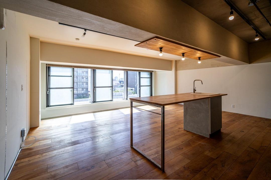 Renovated 1R Apartment for Sale in Bunkyo, Tokyo - Near Edogawabashi - Thumbnail 3