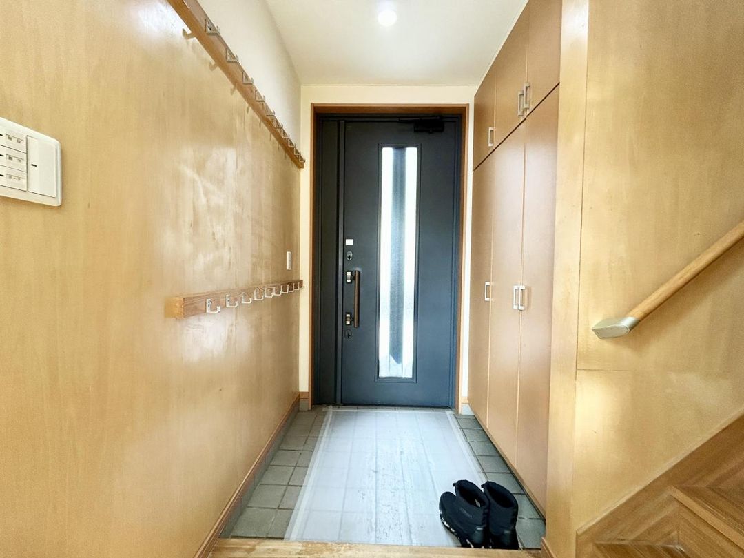 4LDK House for Sale in Sapporo's Kita-ku, Built 2007 - Thumbnail 3