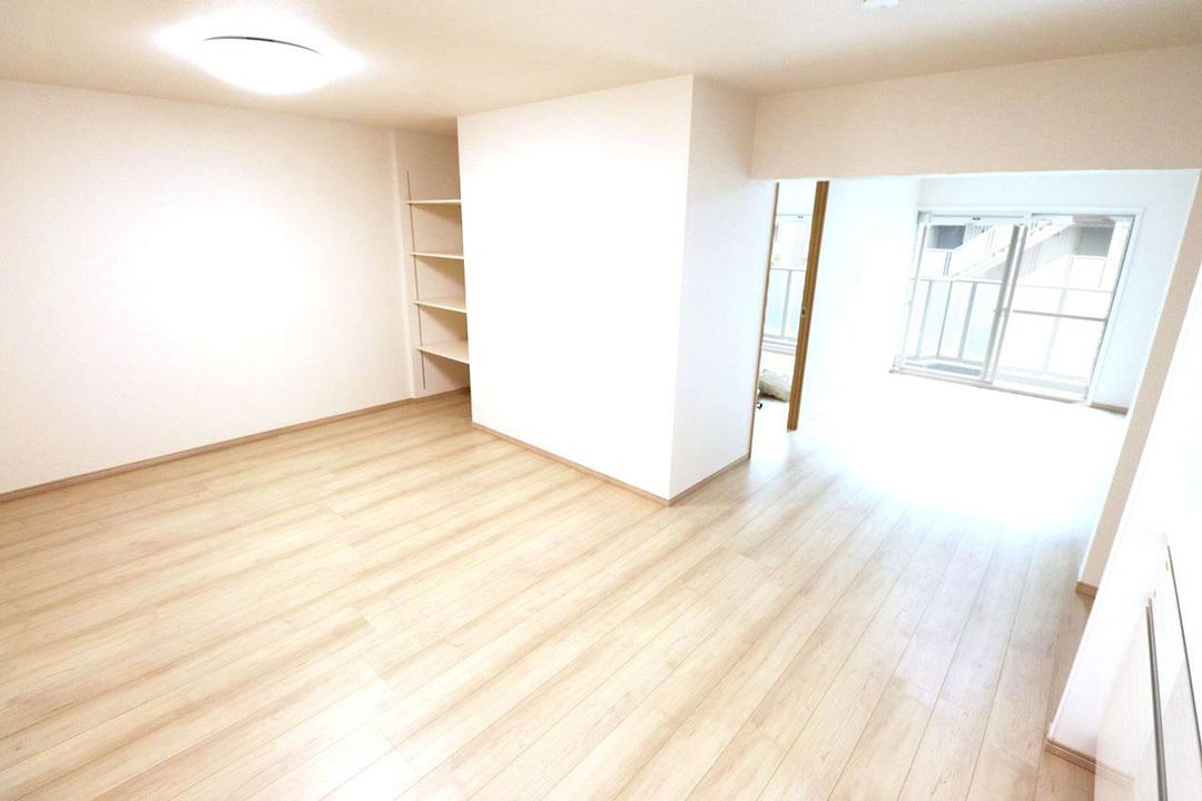 Renovated 2LDK Apartment for Sale Near Shichido Station, Sakai - Thumbnail 3
