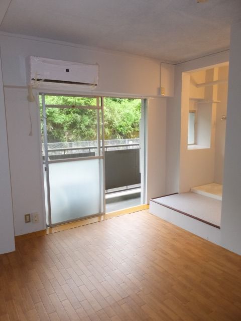 1DK Apartment for Rent in Yasugi, Shimane - 24,000 Yen - Thumbnail 3