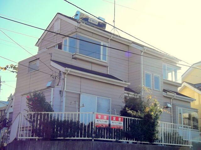 Corner Lot 3DK House with Underground Garage in Yokohama - Thumbnail 2