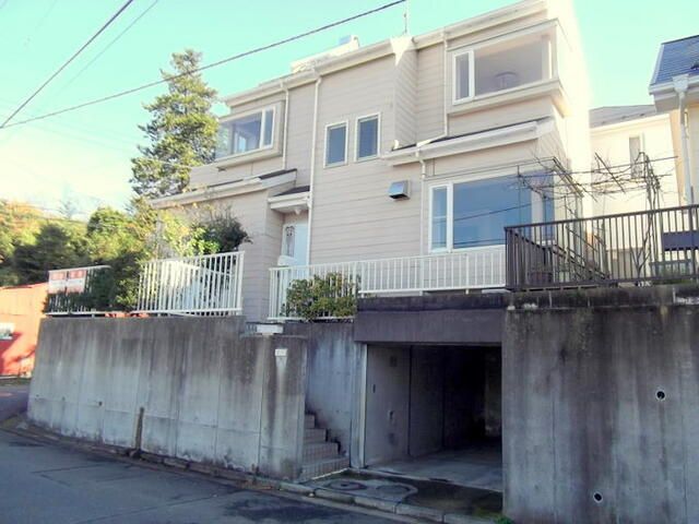 Corner Lot 3DK House with Underground Garage in Yokohama - Thumbnail 3
