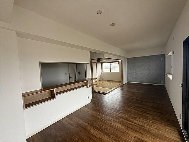 4LDK Apartment for Sale in Izumisano, Osaka - Auto-lock, Triple Balcony - Thumbnail 3