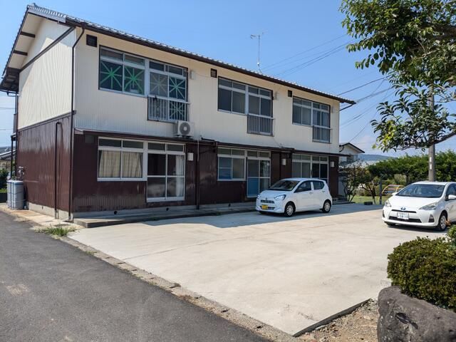 Renovated 2DK Apartment for Rent in Kashima City, Saga - Thumbnail 2