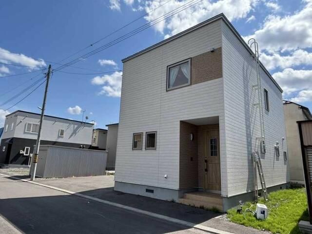 2019 4LDK All-Gas House in Asahikawa's Nagayama | Parking for 3 - Thumbnail 2