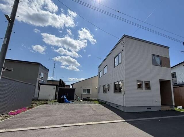 2019 4LDK All-Gas House in Asahikawa's Nagayama | Parking for 3 - Thumbnail 3