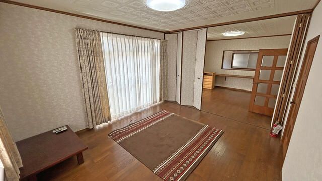 Detached House for Sale in Matsuyama - 156 sqm, 2-Story, 1LDK + 2 Independent 2DK Units - Thumbnail 3
