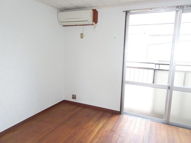 1K Apartment for Rent in Tajimi, Gifu - 28,000 Yen - Thumbnail 4