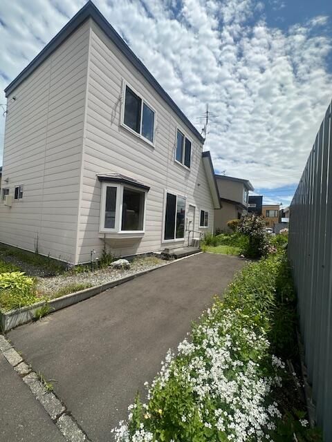 4LDK Detached House in Sapporo's Kiyota Ward with 2008 Renovations - Thumbnail 2