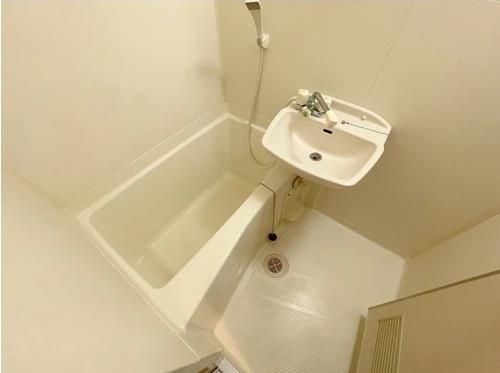 1K Apartment for Sale in Higashiyodogawa, Osaka - Near Shin-Osaka Station - Thumbnail 4