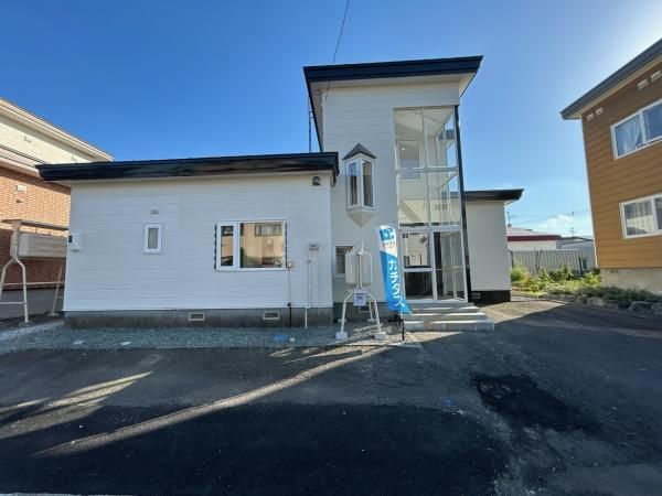 Renovated 3LDK House in Bibai, Hokkaido with 2 Car Parking - Thumbnail 2