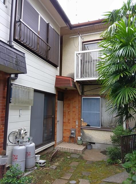 Yokohama 3DK House for Sale with 10.24% Yield Near Nakayama Station - Thumbnail 2