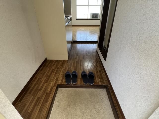 White House Nakano 1K Apartment for Rent in Tsu, Mie - Thumbnail 3