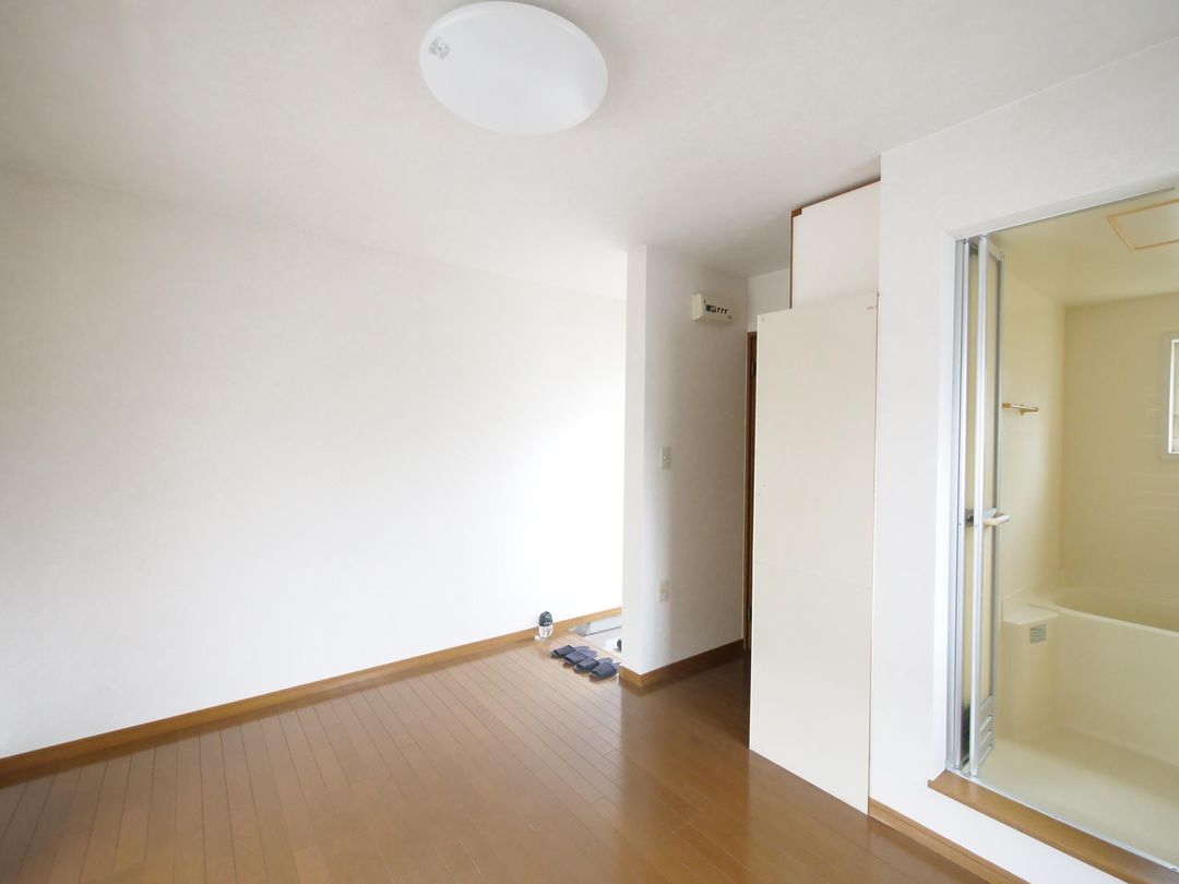 1R Apartment for Rent in Okayama City, No Key Money - Thumbnail 3