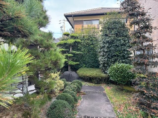 Traditional 6LDK Japanese House with Garden for Sale in Toyota - Thumbnail 2