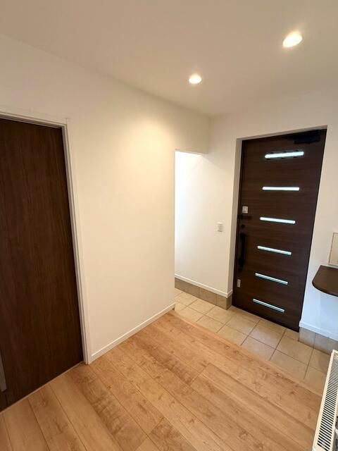 2019-Built 5LDK House in Tomakomai with Recent Renovations - Thumbnail 4