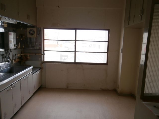 2DK Apartment for Sale near Aonoka Station, Shimonoseki - Thumbnail 3