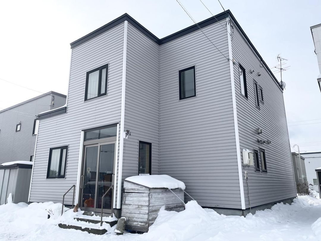 4LDK Detached House for Sale in Ebetsu, Hokkaido - Dual Living Layout - Thumbnail 2