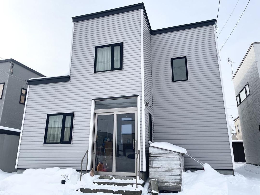 4LDK Detached House for Sale in Ebetsu, Hokkaido - Dual Living Layout - Image 1