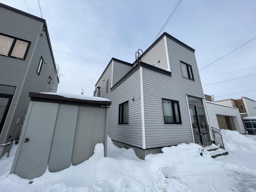 4LDK Detached House for Sale in Ebetsu, Hokkaido - Dual Living Layout - Thumbnail 3