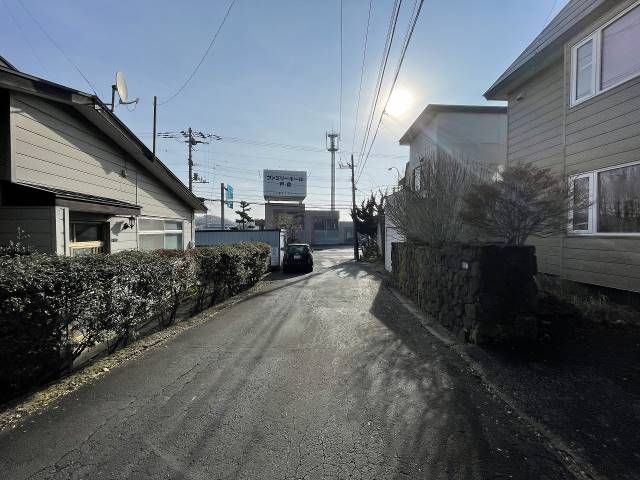 5LDK House for Sale in Hakodate, Hokkaido with Sunroom - Thumbnail 3