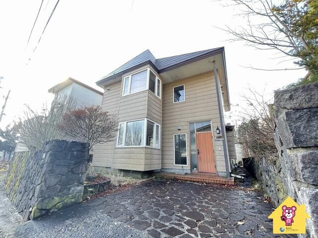 5LDK House for Sale in Hakodate, Hokkaido with Sunroom - Thumbnail 4