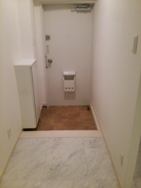 Suidobashi Heim Studio Apartment for Sale in Chiyoda, Tokyo - Image 1