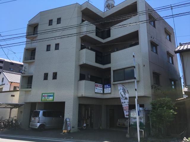 1K Apartment for Rent in Matsuyama, Ehime - 19,000 Yen - Thumbnail 2