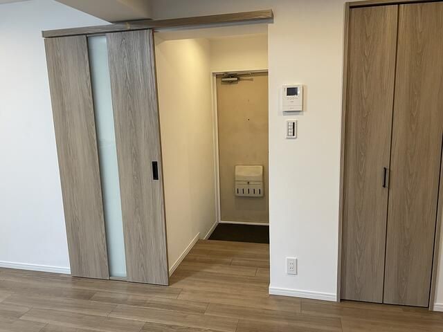 Renovated 2LDK Apartment for Sale in Shibuya, Tokyo - Thumbnail 2