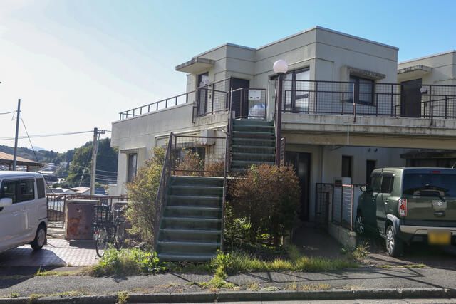 Morioka Hilltop Maisonette Apartment for Sale | 3LDK with Views - Thumbnail 2