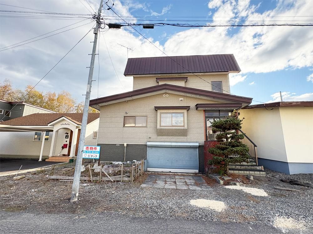 5SLDK House with Basement Garage in Obihiro, Hokkaido - Thumbnail 3