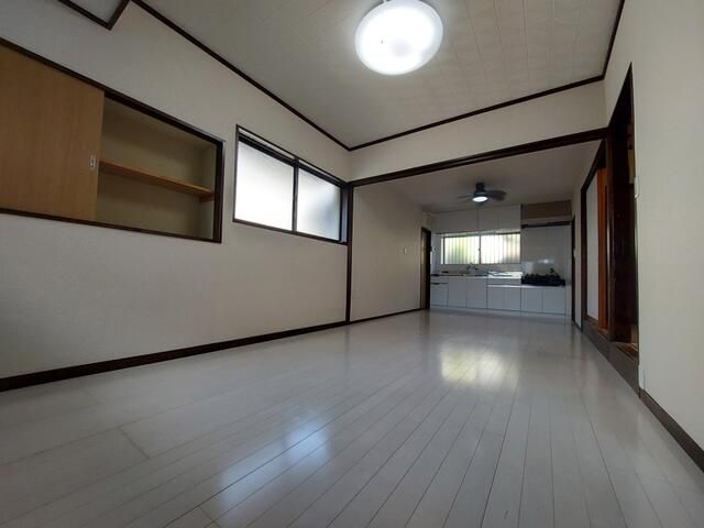 Renovated 1935 3LDK House in Yokosuka with Investment Potential - Thumbnail 4