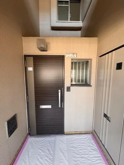 Renovated 3LDK Maisonette Apartment for Sale in Toyonaka, Osaka - Thumbnail 2