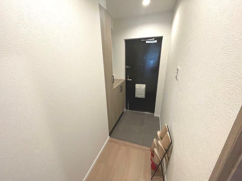 Renovated 4LDK Apartment for Sale in Neyagawa, Osaka - Thumbnail 2