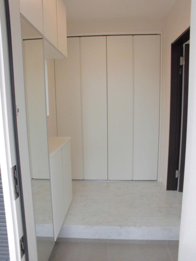 5LDK House for Sale in Kasuga-cho, Takamatsu, Kagawa - Thumbnail 2