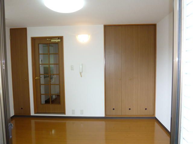 1K Apartment for Rent near Kishiwada Station, Osaka - Thumbnail 2