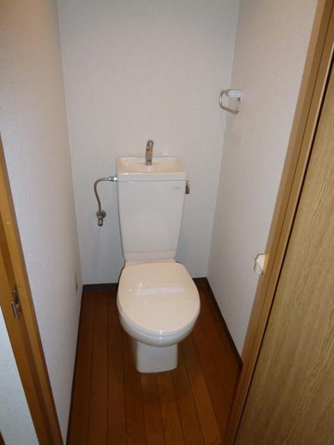 1K Apartment for Rent near Kishiwada Station, Osaka - Thumbnail 4