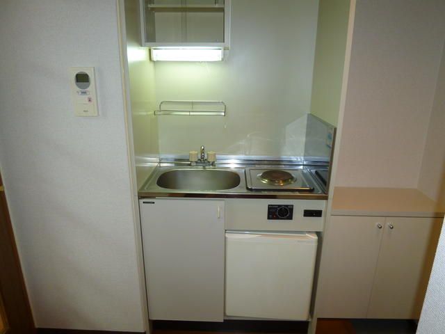 1K Apartment for Rent near Kishiwada Station, Osaka - Thumbnail 3